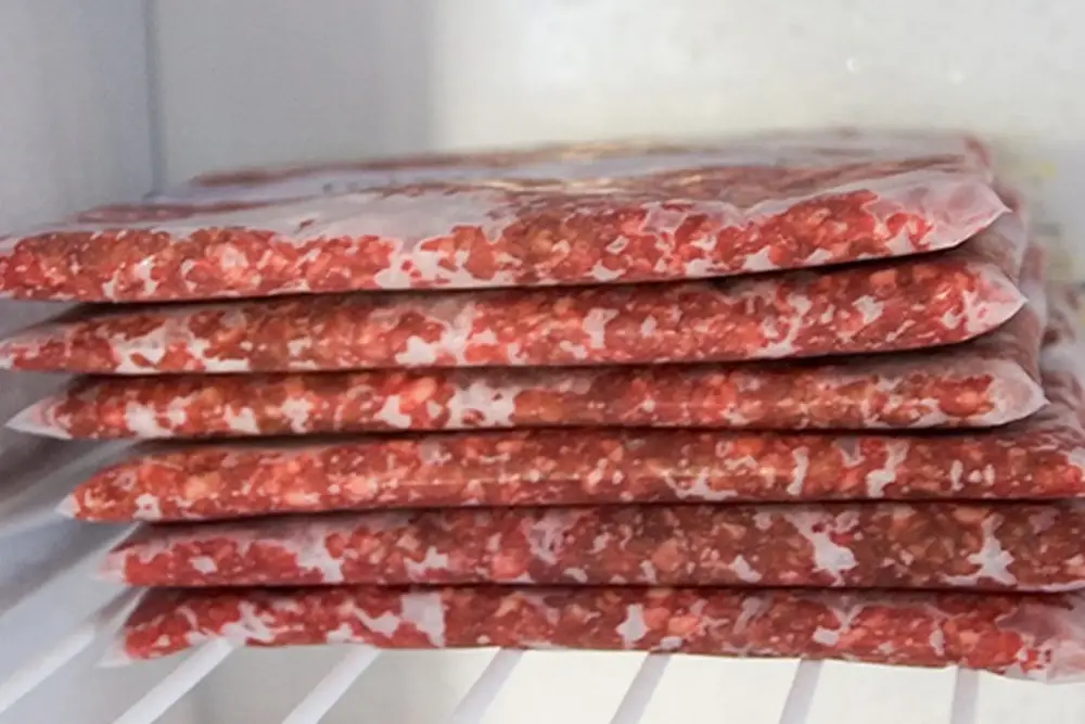Bảo quản thịt xay trong tủ lạnh chỉ nên từ 1 - 2 ngày để đảm bảo chất lượng