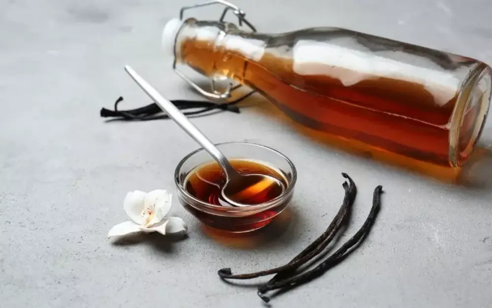 Tinh chất vani giúp khử mùi hiệu quả và mang lại hương thơm ngọt ngào, dễ chịu cho lò vi sóng của bạn