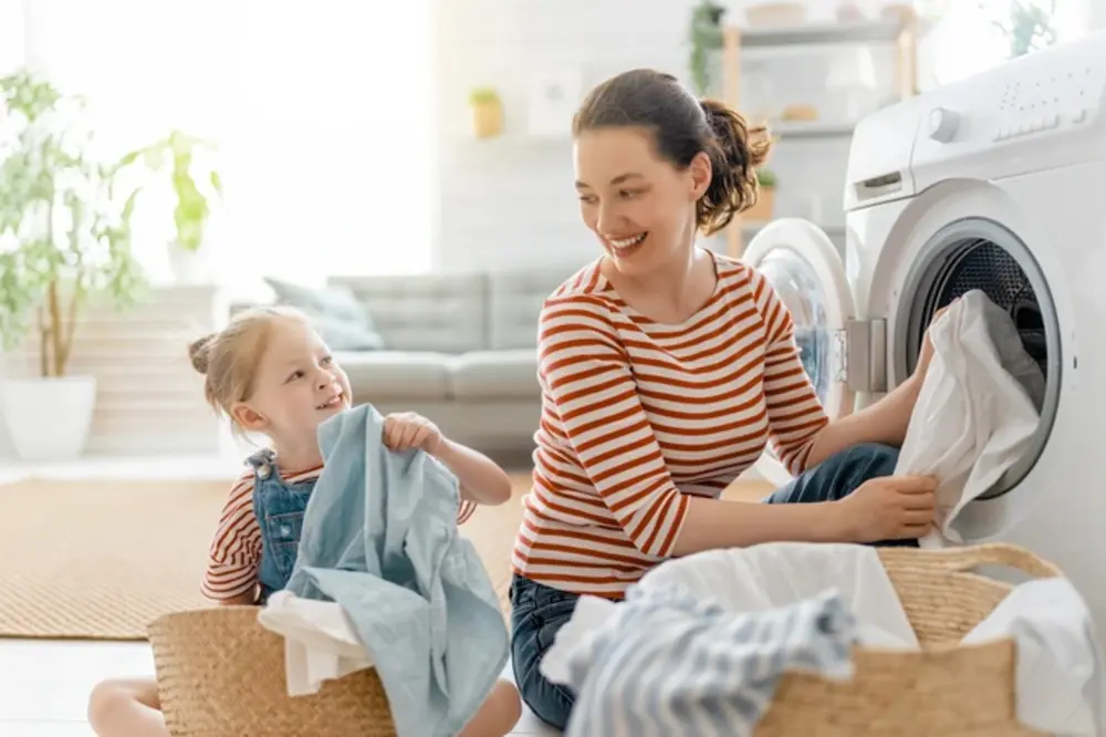 Gom đủ đồ cho mỗi lần giặt hoặc rửa giúp máy hoạt động hiệu quả và tiết kiệm nước tối đa