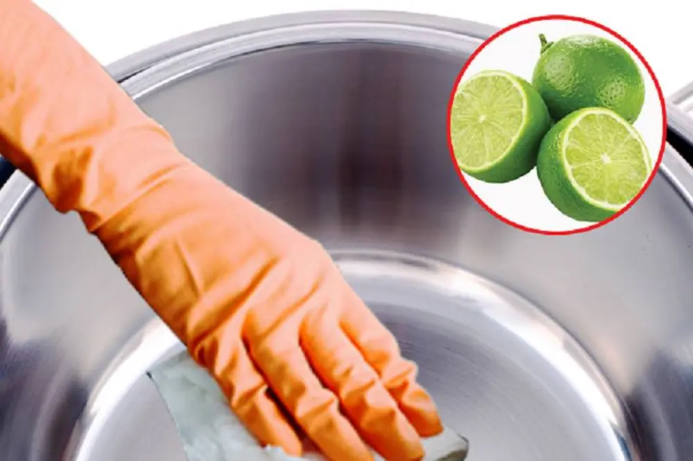 Chanh tươi là một nguyên liệu tự nhiên hiệu quả để vệ sinh chảo inox, giúp loại bỏ vết ố và làm sáng bóng bề mặt