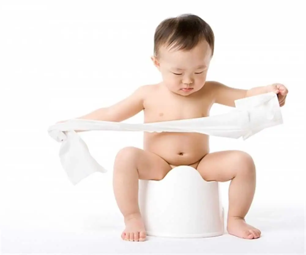 Theo sát sự thay đổi trong thói quen sẽ giúp mẹ xác định đúng thời điểm cai bỉm