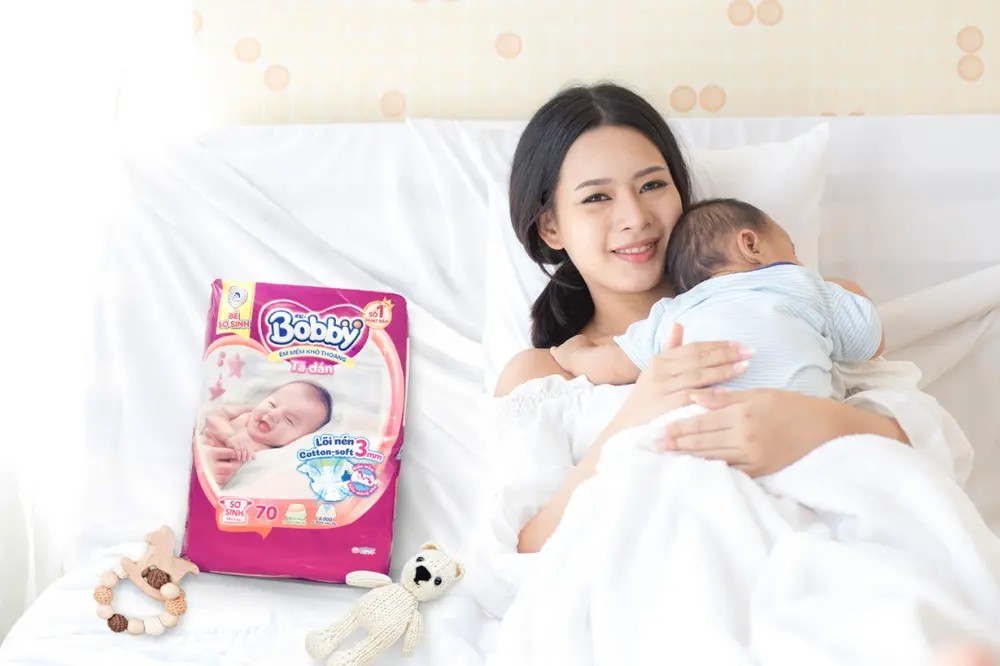 Chọn tã dán chất lượng như Bobby sẽ giúp mẹ chăm sóc bé dễ dàng hơn